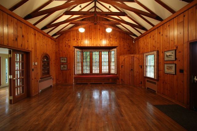 Featured photo from Civic Center Cottage
