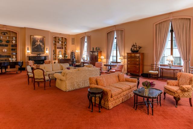 Featured photo from Lounge