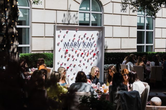 Featured photo from #rStheCon Mary Kay Lunch