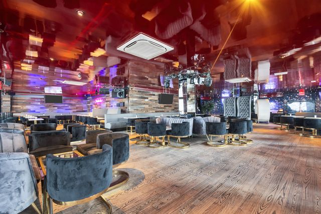 Featured photo from PENTHOUSE LOUNGE