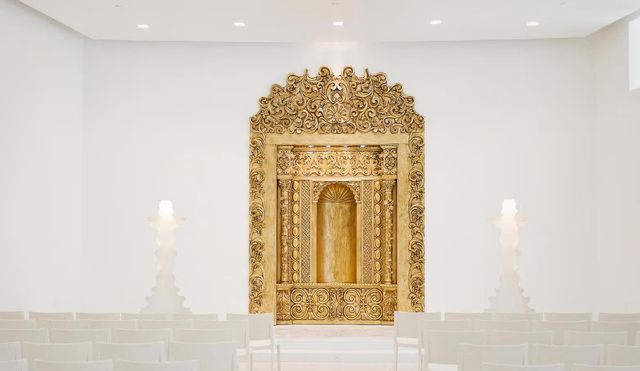 Featured photo from La Capilla de Oro
