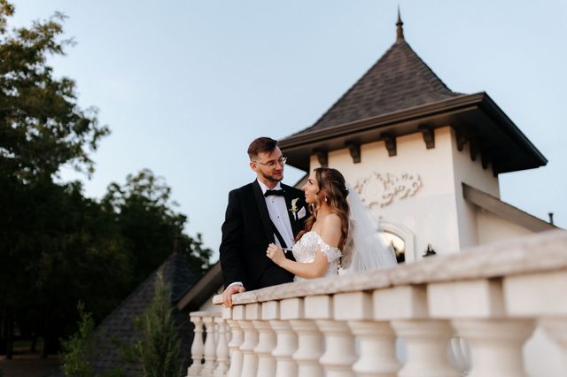 Featured photo from Lindsey & Bailey