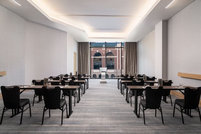 Featured photo from Limestone - Loews Arlingon