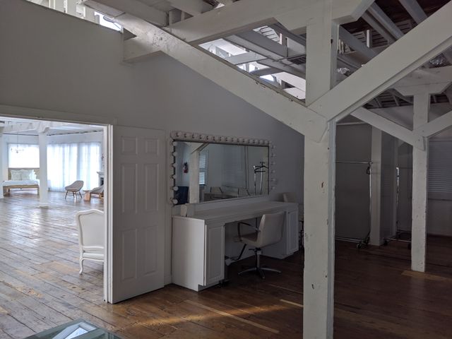 Featured photo from Cape Cod Barn in Miami