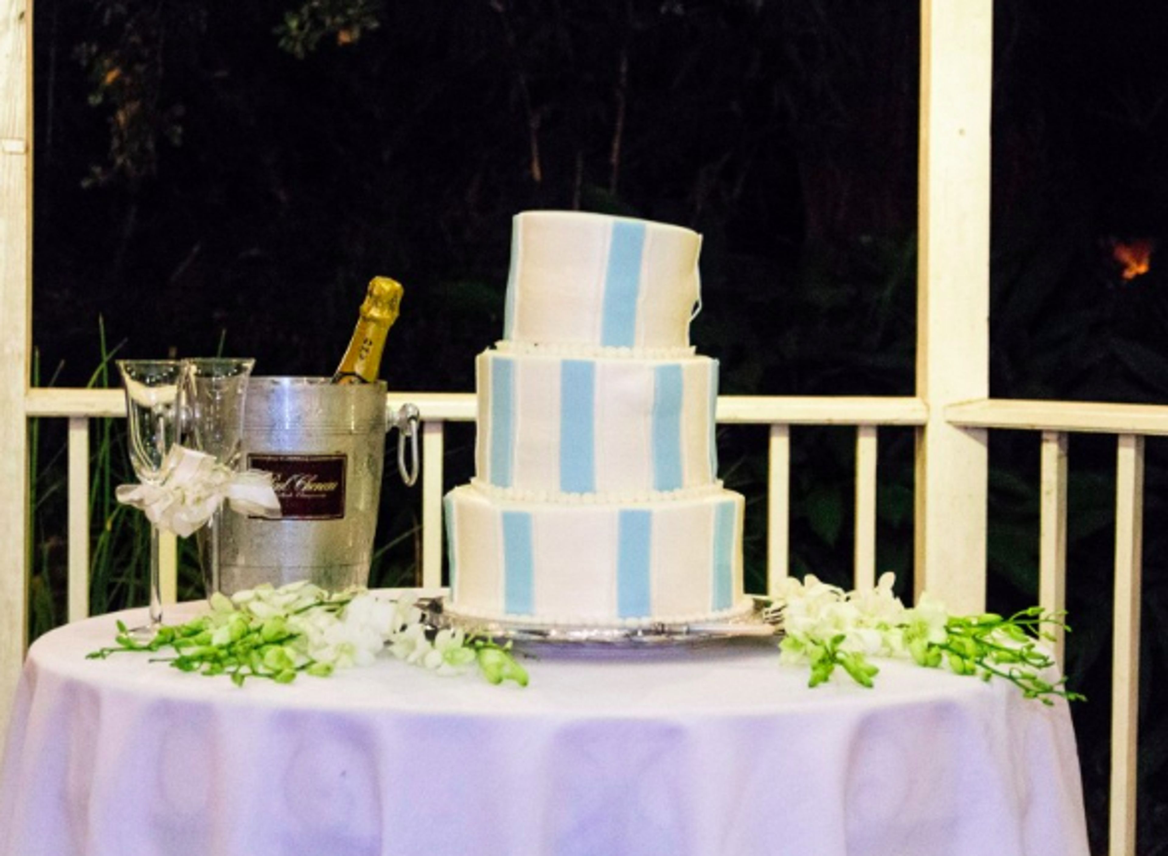 Wedding at Benachi House, an event space at Derbès Mansion