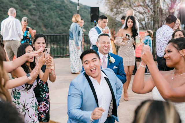 Featured photo from Amy & Peter 2019