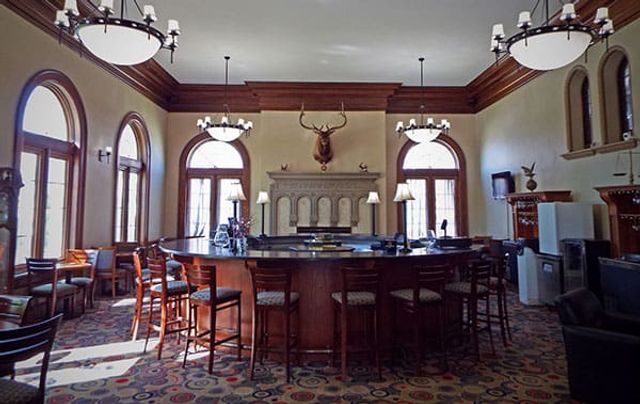 Featured photo from Park Avenue Lounge