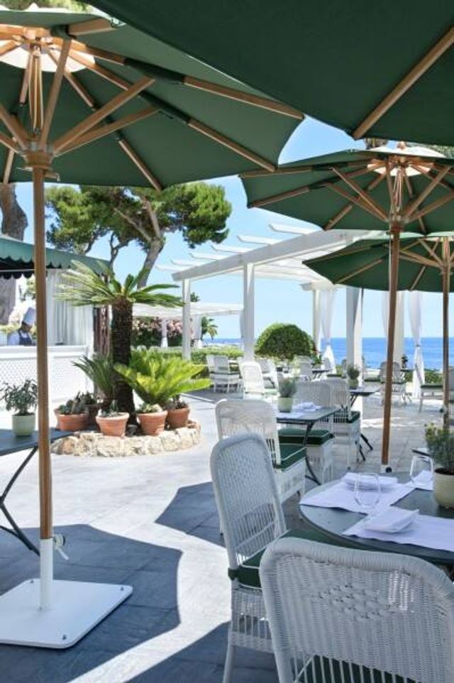 Featured photo from Alicetta Pool Bar