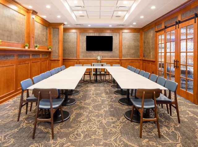 Featured photo from Cinco Ranch Katy Room