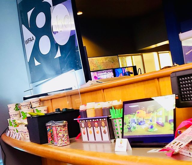 Featured photo from Frozen Yogurt Bar