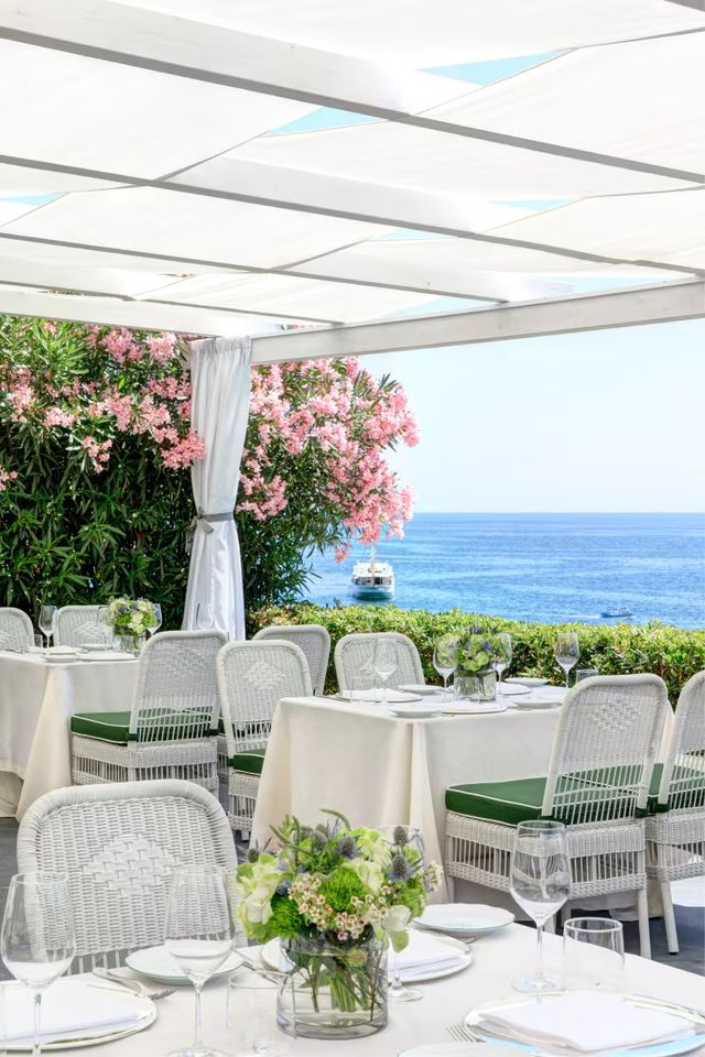 Featured photo from White Terrace
