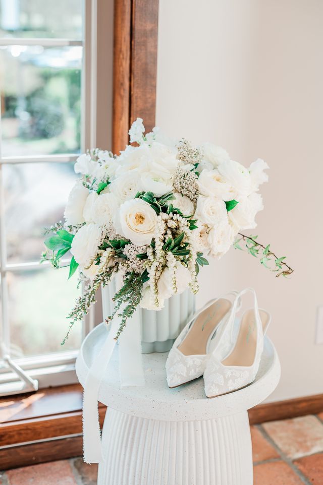 Featured photo from Classic Columbia Collective Wedding in Woodinville