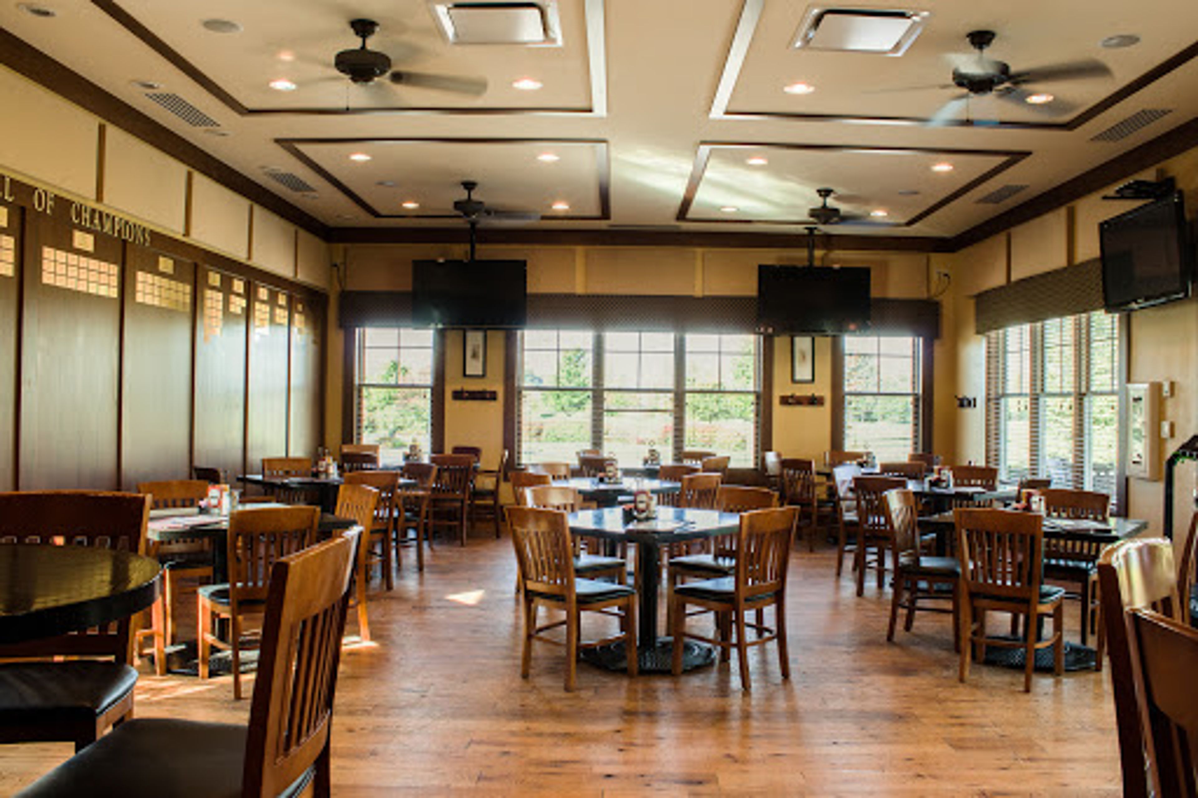 Heritage Lakes Club Room, an event space at Heritage Golf Club