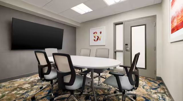 Featured photo from Oaks Boardroom