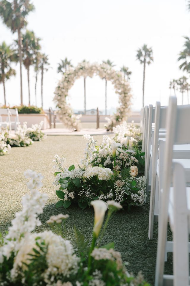 Featured photo from Romantic Black & White Wedding by the Water