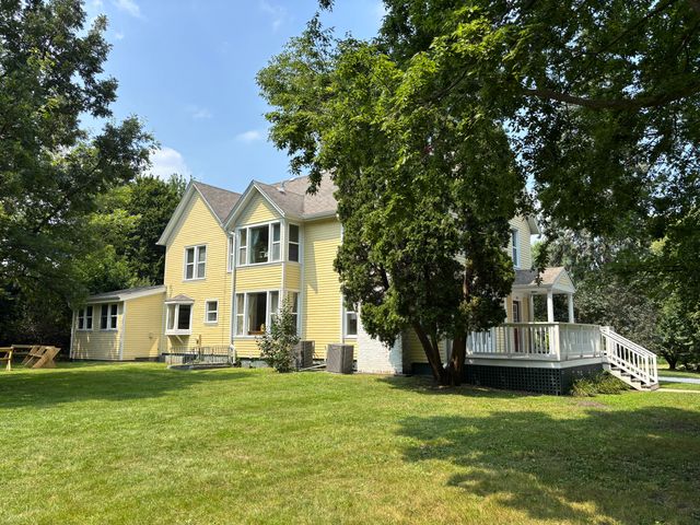 Featured photo from Yellow Farmhouse