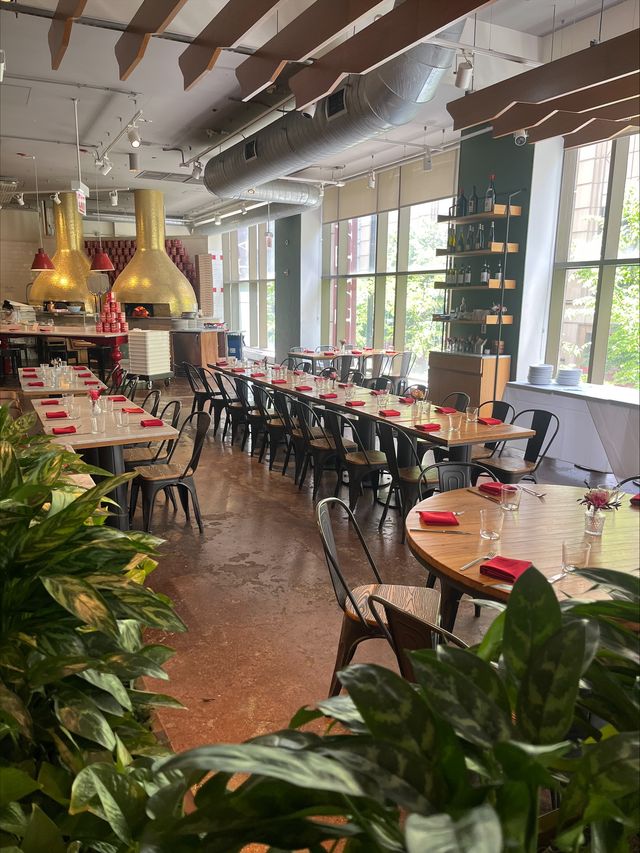Featured photo from La Pizza & La Pasta