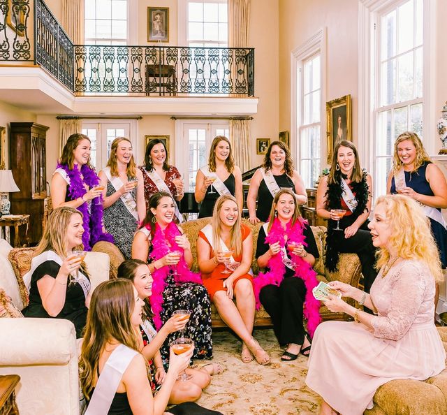 Featured photo from New Orleans Best Fortunetellers For Events