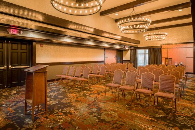 Featured photo from Cazenovia Room