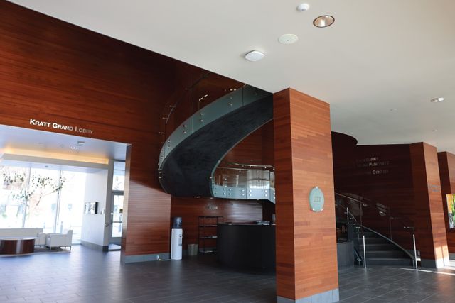 Featured photo from Kratt Grand Lobby