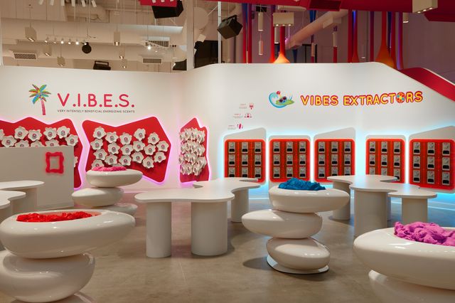 Featured photo from DIY Slime Bar