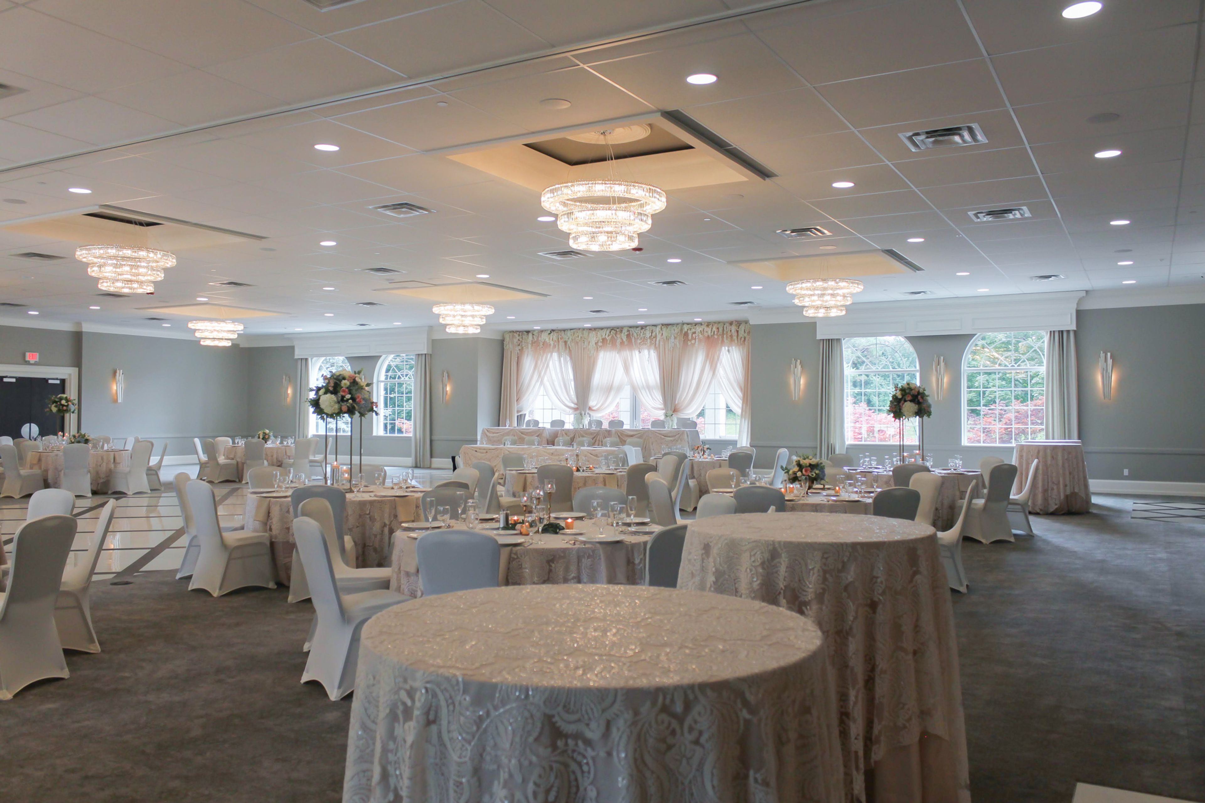 Michelangelo Room, an event space at The Italian American Banquet and Conference Center of Livonia