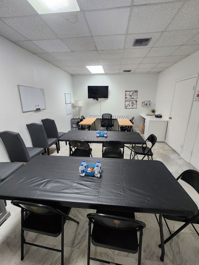 Featured photo from Classroom*Meeting*Party