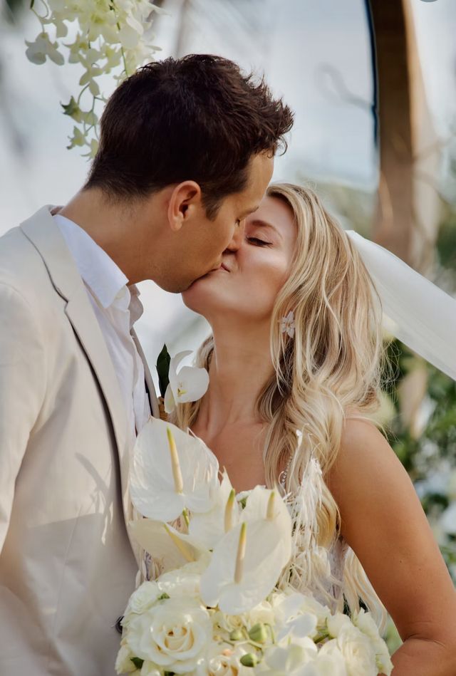 Featured photo from Ocean Romance