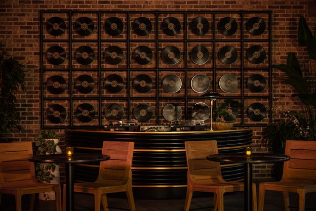Featured photo from Vinyl Room