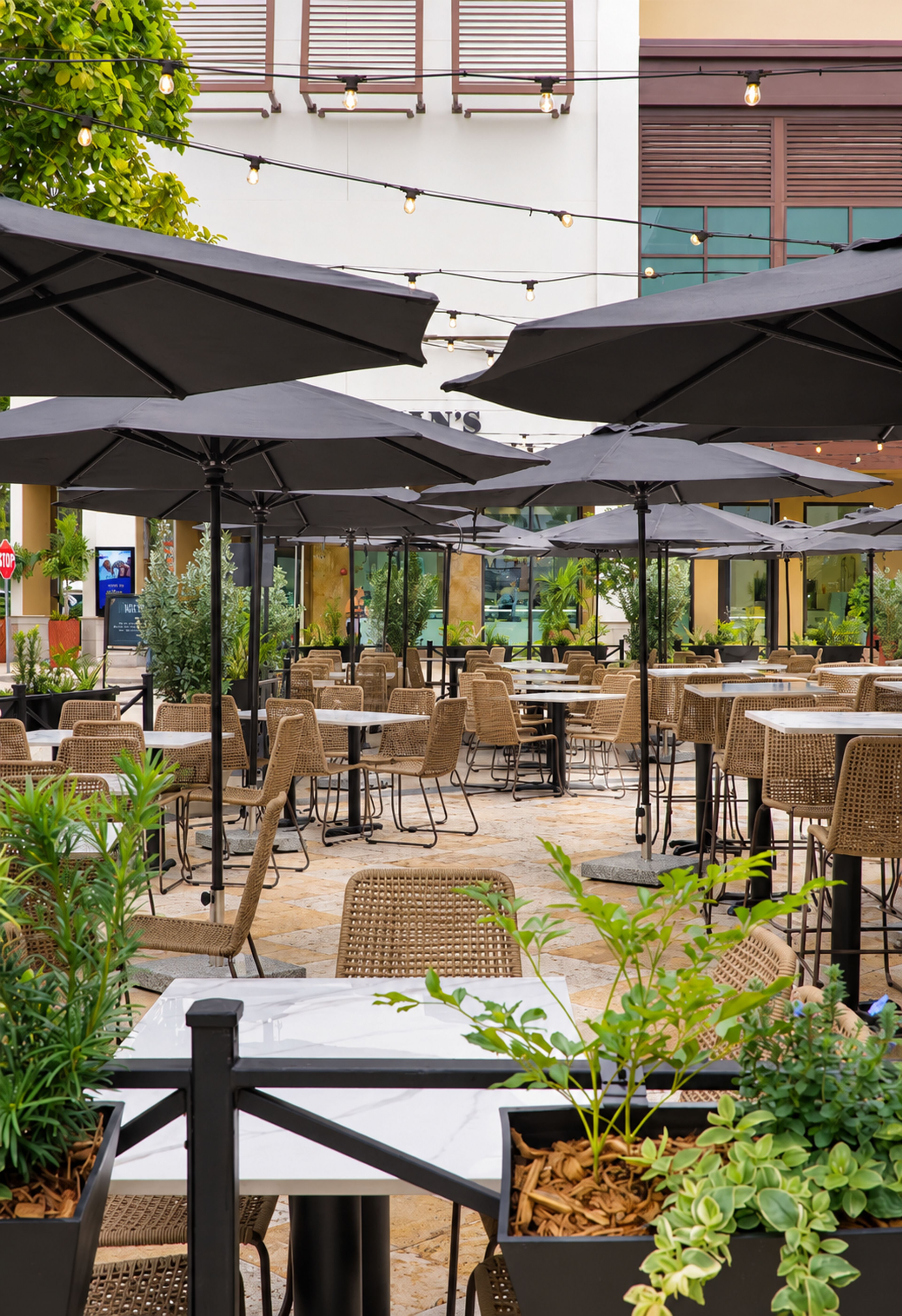 Kipos & Taratsa Patio, an event space at VIOLÍ Naples