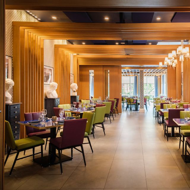 Featured photo from Sirenuse Room