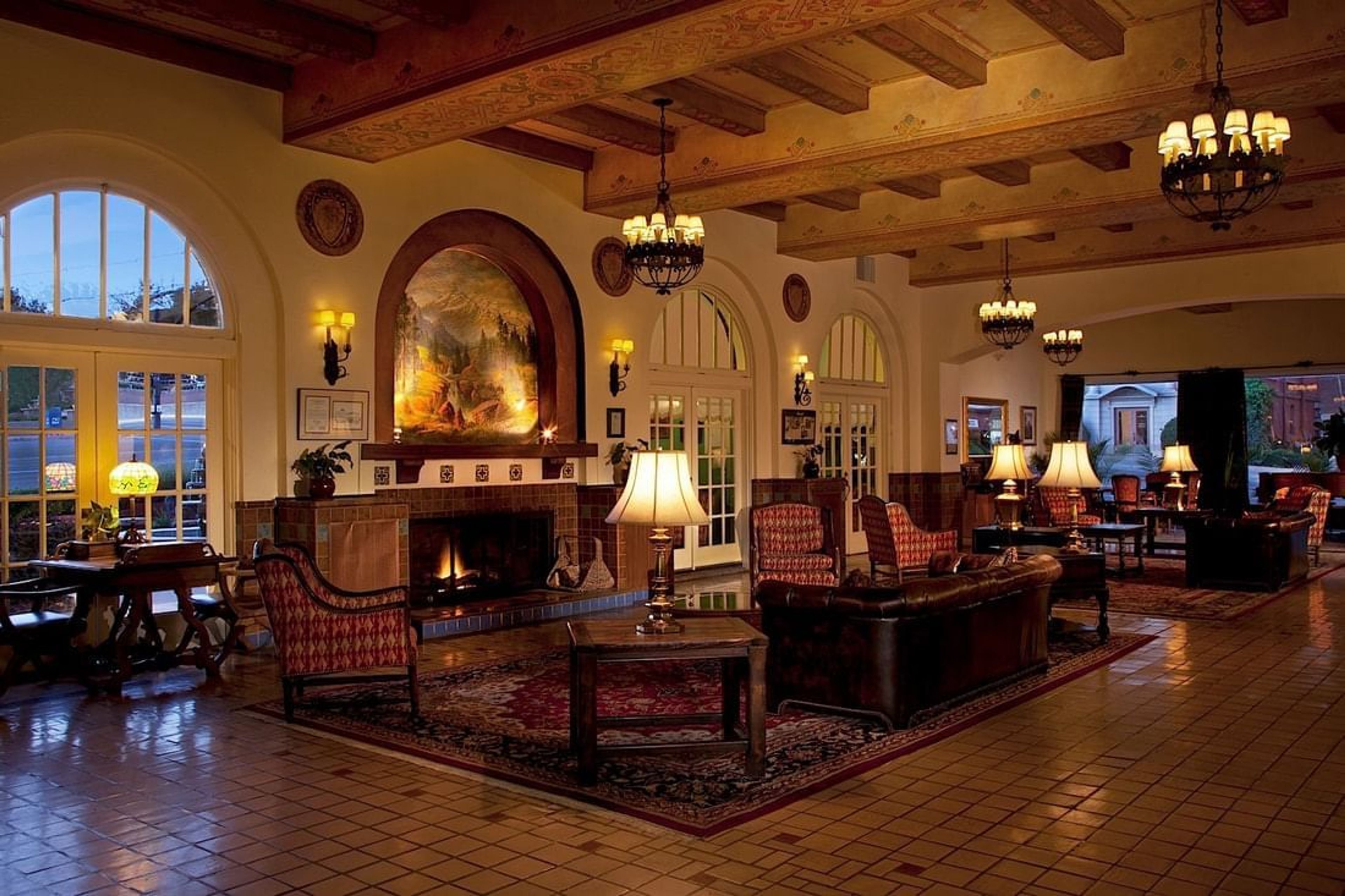 1927 Salon, an event space at Hassayampa Inn