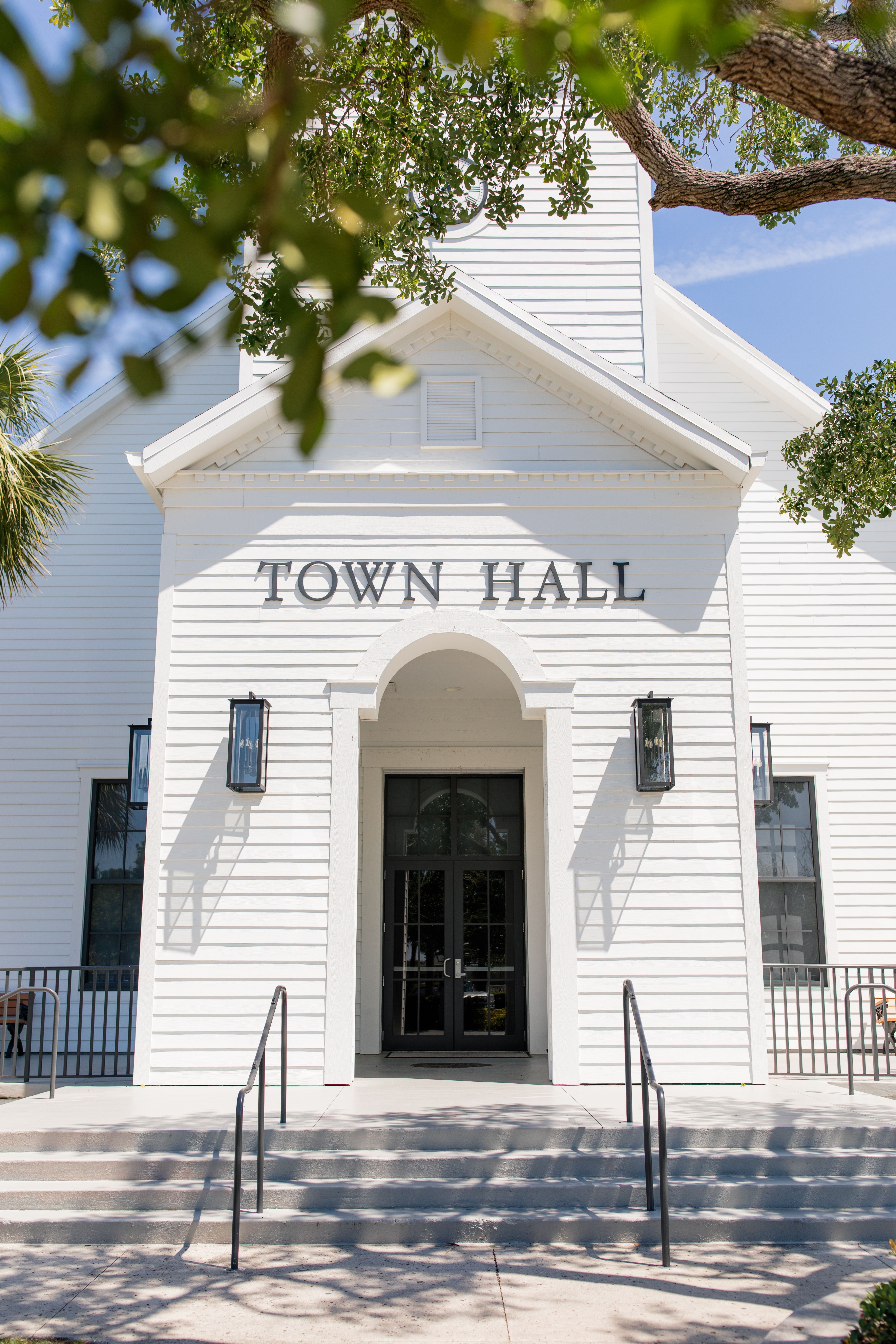 【中古】 Town Hall Party TownHallParty Tradition Town Hall | Tradition Town Hall | PartySlate