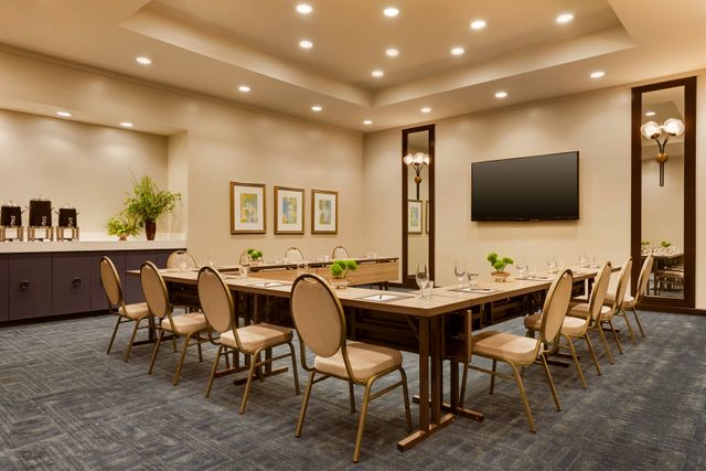 Featured photo from McGavock Room