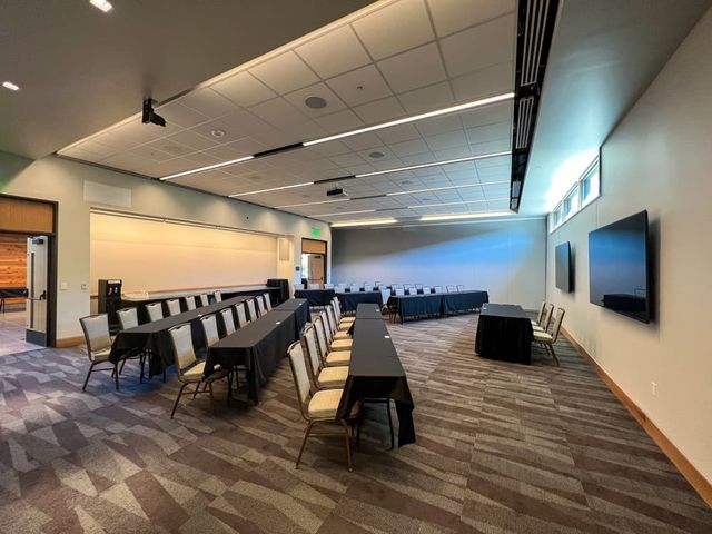 Featured photo from Trillium Room