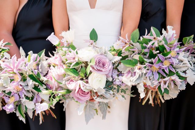 Featured photo from A Green-and-White Wedding with Subtle Lavender Accents at The Governor Thomas Bennett House